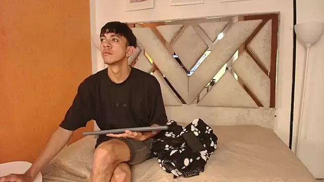 kameron_and_Nick from StripChat is Freechat