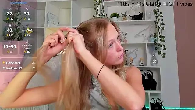 Kara_smalltits from StripChat