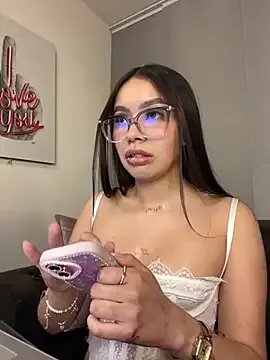 Freechat Karina16_pink on StripChat