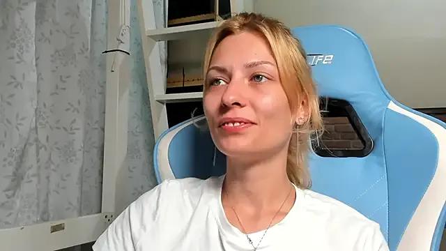 Freechat karo123421 on StripChat