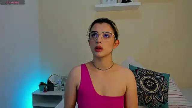 Katty__Rousse from StripChat