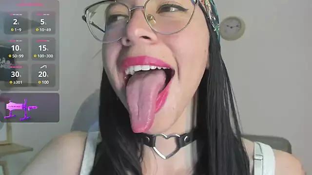 Katty_mouth from StripChat is Freechat