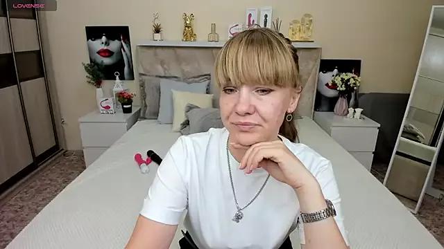 KattyPeachX from StripChat