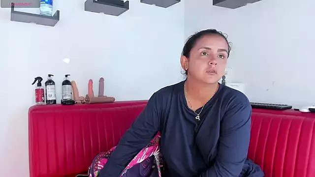 keiraBrooke from StripChat is Freechat