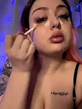 KellyMoors on StripChat 