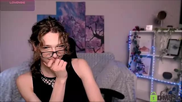 Freechat kevi_sunn on StripChat
