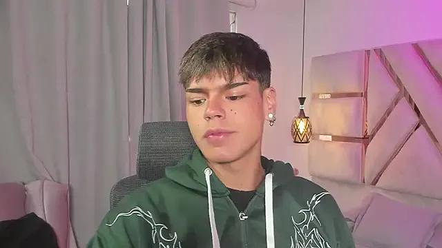 kevienmiet from StripChat is Freechat