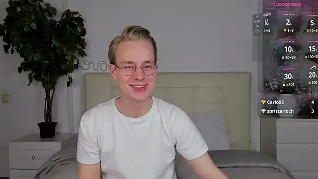 Kevin_Big_Gun from StripChat is Freechat