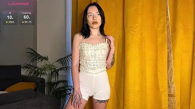 Kiira_Nighty on StripChat