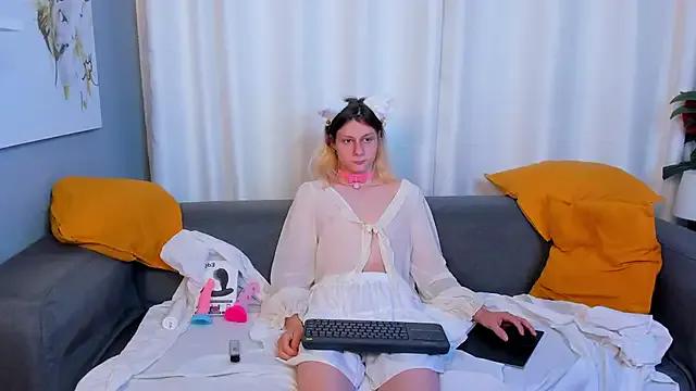 kitsuhii from StripChat is Freechat