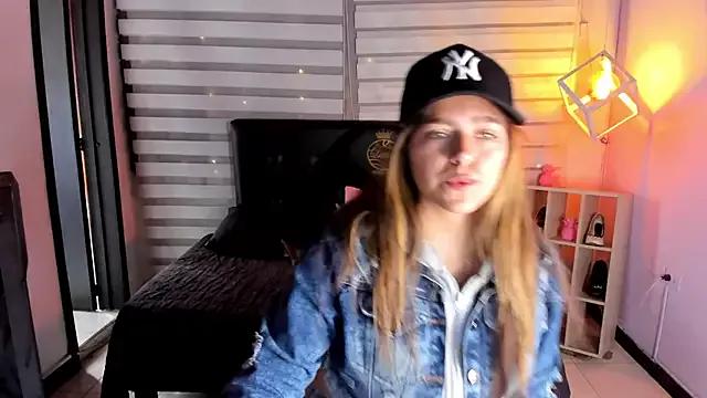 Kitten_Cam from StripChat