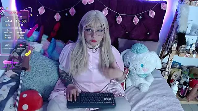 Kitty-Kat_ from StripChat is Freechat