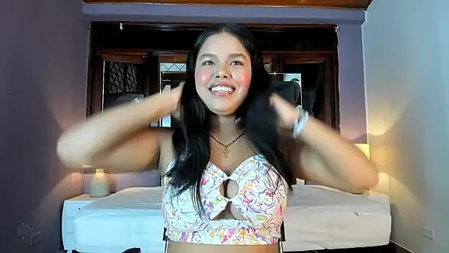 kittyy_babee from StripChat is Freechat