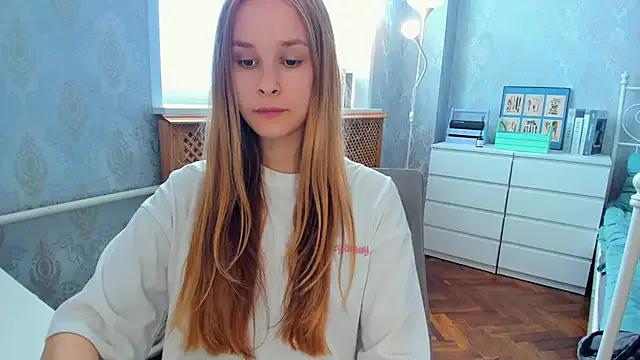KylaNahari from StripChat is Freechat