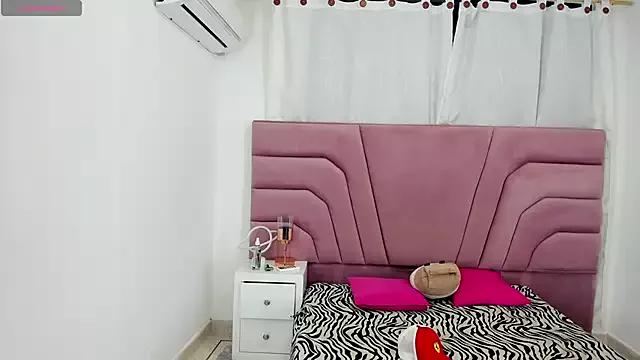 LadyandMaverick from StripChat is Freechat