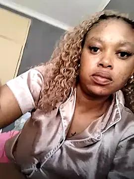 ladysarah-2 from StripChat is Freechat