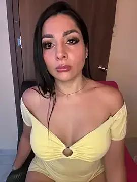 laemmarouse from StripChat is Freechat