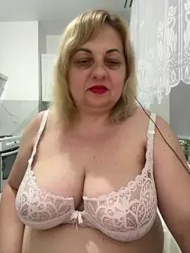 LanaSoftt from StripChat