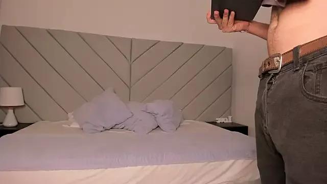 lara_and_danny from StripChat is Freechat