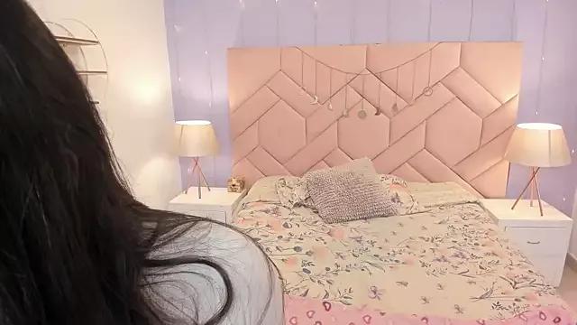 Lara_Rouss_ from StripChat is Freechat
