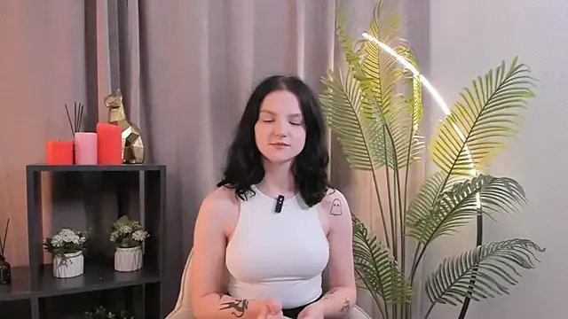 Freechat LatinaHuguenin on StripChat