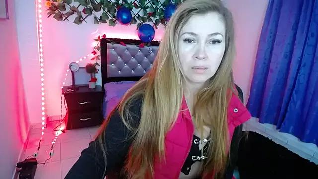 laura_evans1998 from StripChat is Freechat