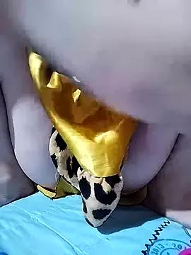 Lauraa-a from StripChat is Freechat
