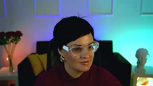 LauraDavidsons from StripChat is Freechat