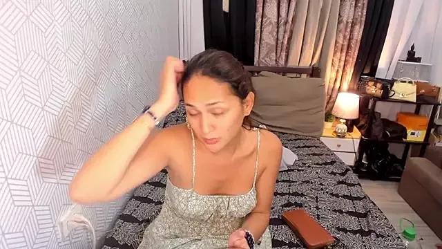 LegendaryNicole from StripChat is Freechat