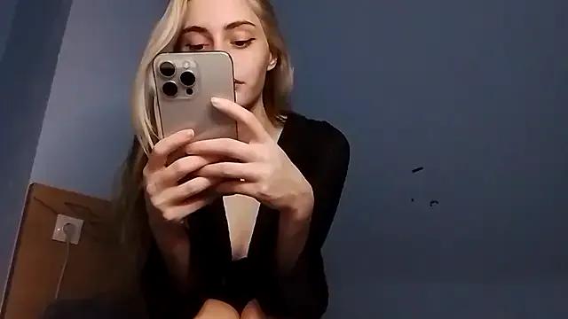 Freechat lesyawhite on StripChat