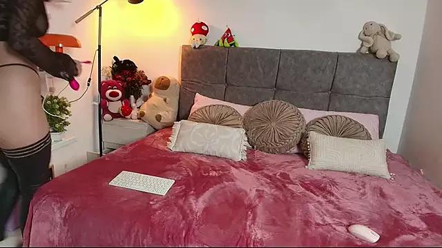 Lexiie1 from StripChat is Freechat