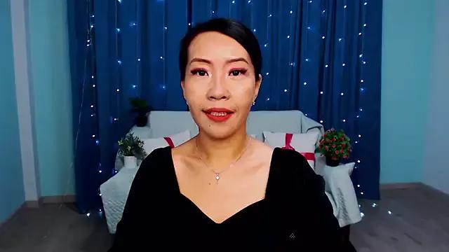 LiaPak from StripChat is Freechat