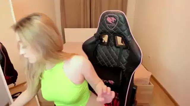 LillyGreen from StripChat
