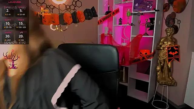 lina_fox12 on StripChat