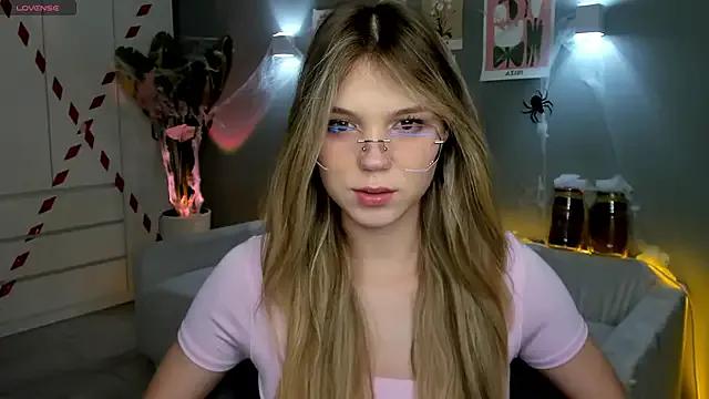 Private linakorvin on StripChat