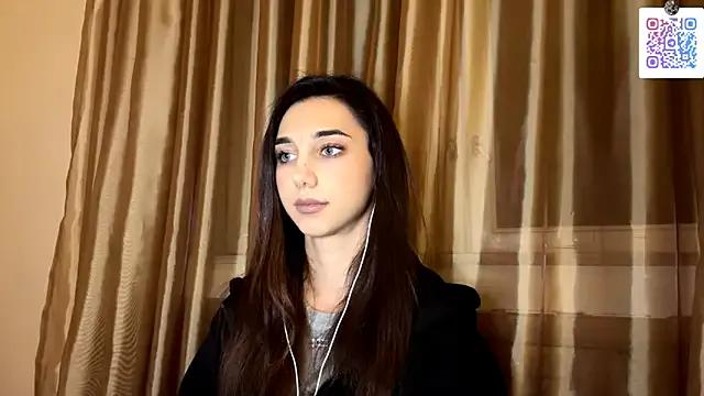 LinaMour — Shy wave hello