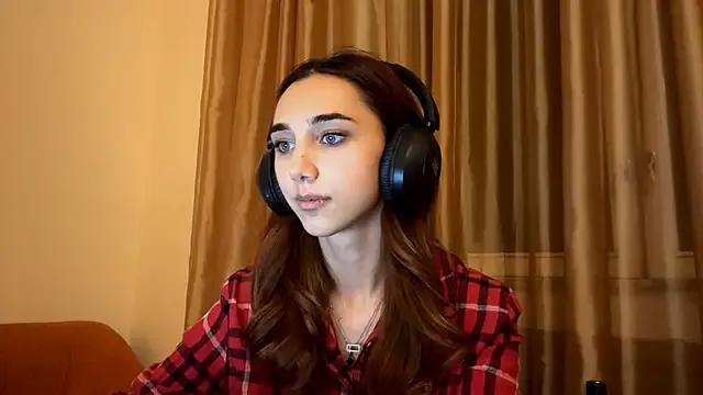 LinaMour from StripChat is Freechat