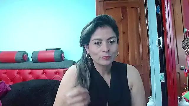 linda-mature43 from StripChat is Freechat