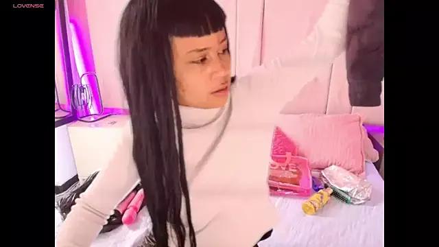 LindaLuciia from StripChat is Freechat