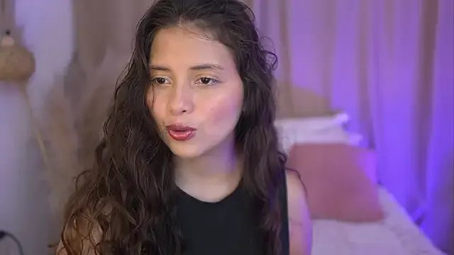 Freechat lirio05 on StripChat