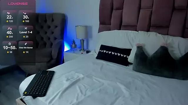 lissi_brunette from StripChat is Freechat