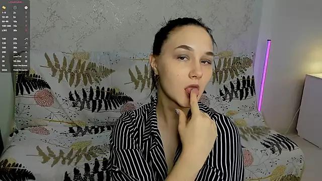 LittLe__HaPPineSs from StripChat is Freechat