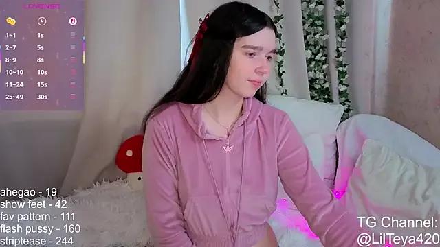 little_Teya from StripChat is Freechat