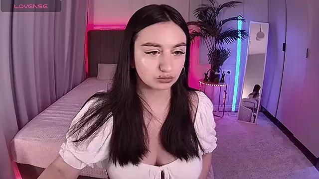 Lola_Sparks from StripChat is Freechat