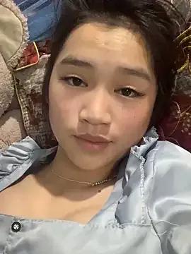 Love-Mpham12 from StripChat is Freechat