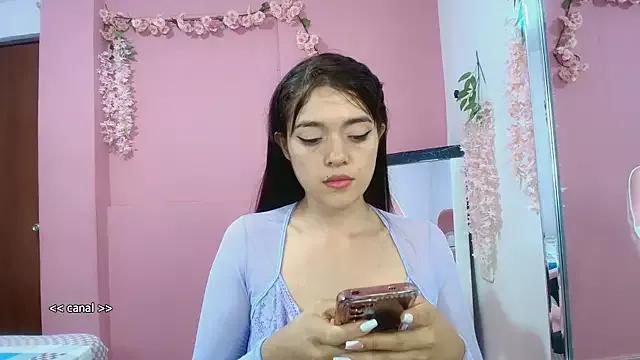 Luciemaurerr on StripChat