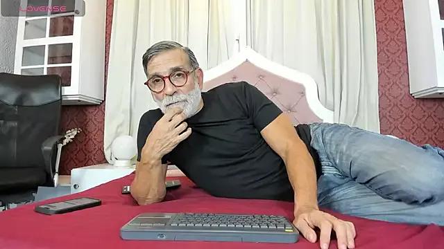 LukeCrews from StripChat is Freechat