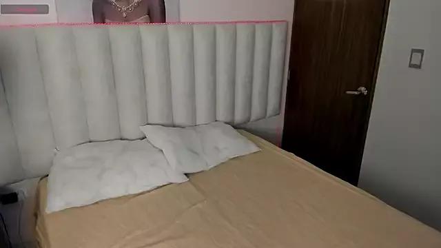 Luna_Clarx from StripChat is Freechat