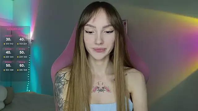Lunainnk from StripChat is Freechat