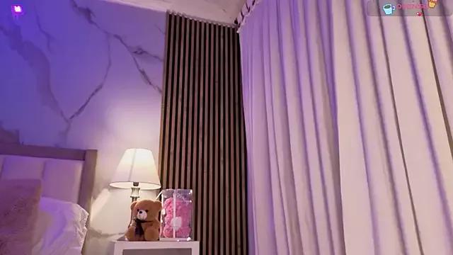 LunaRosse_ from StripChat is Freechat